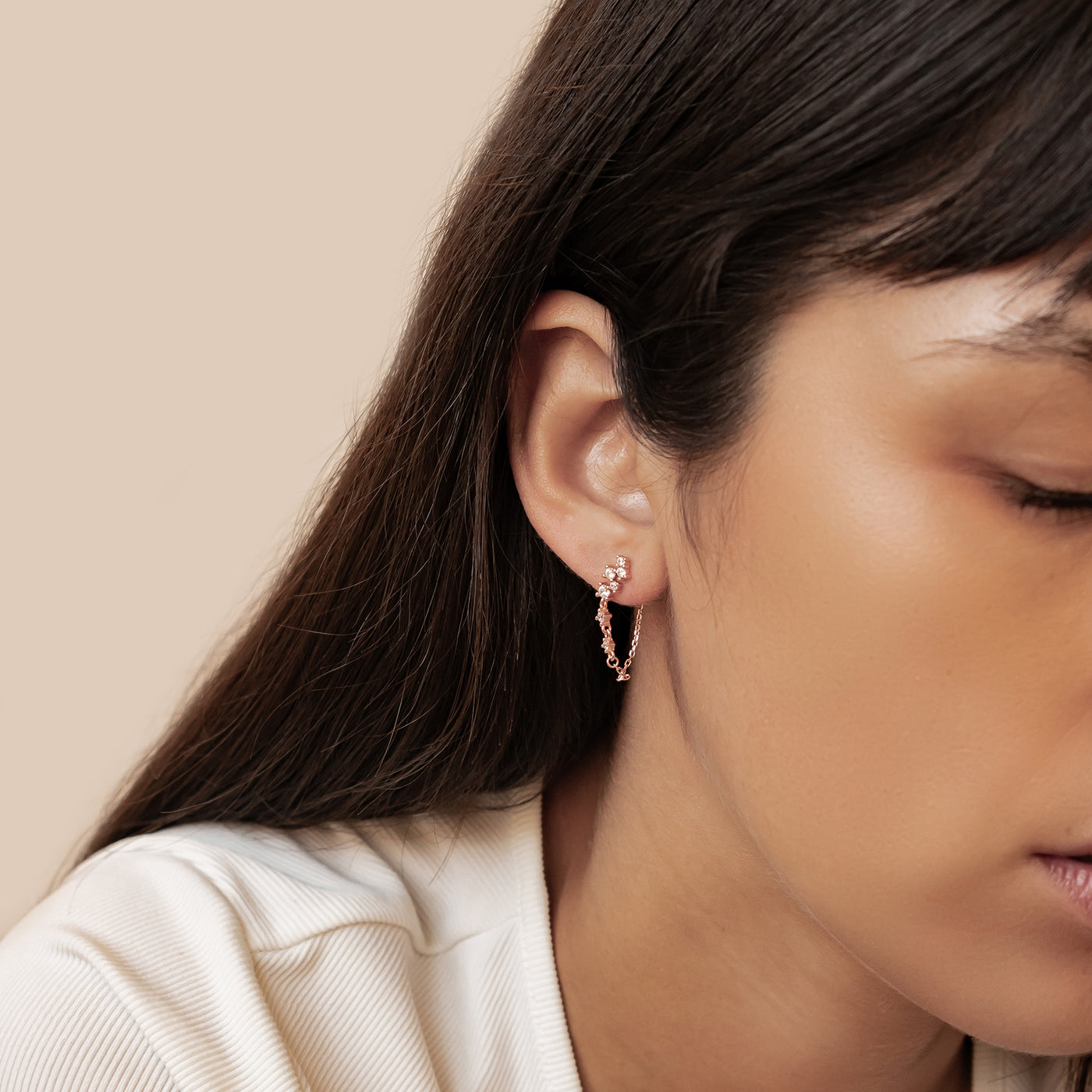 Strahlende Blüten-Ohrringe mit Ketten – Sterling Silber