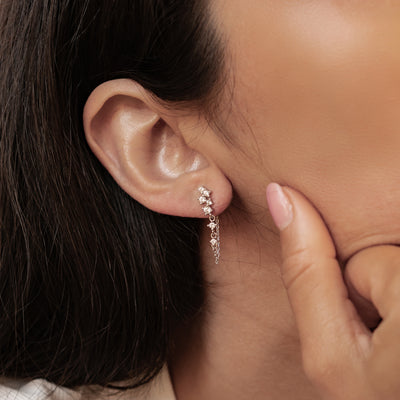 Strahlende Blüten-Ohrringe mit Ketten – Sterling Silber