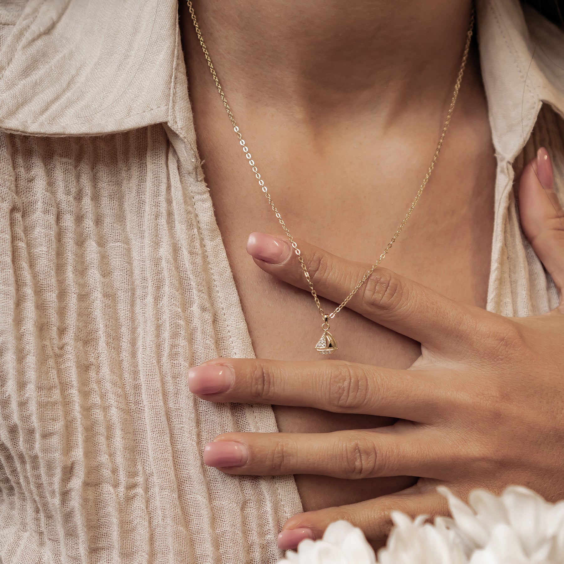 Collier Pendentif Voilier Étincelant en Argent Sterling