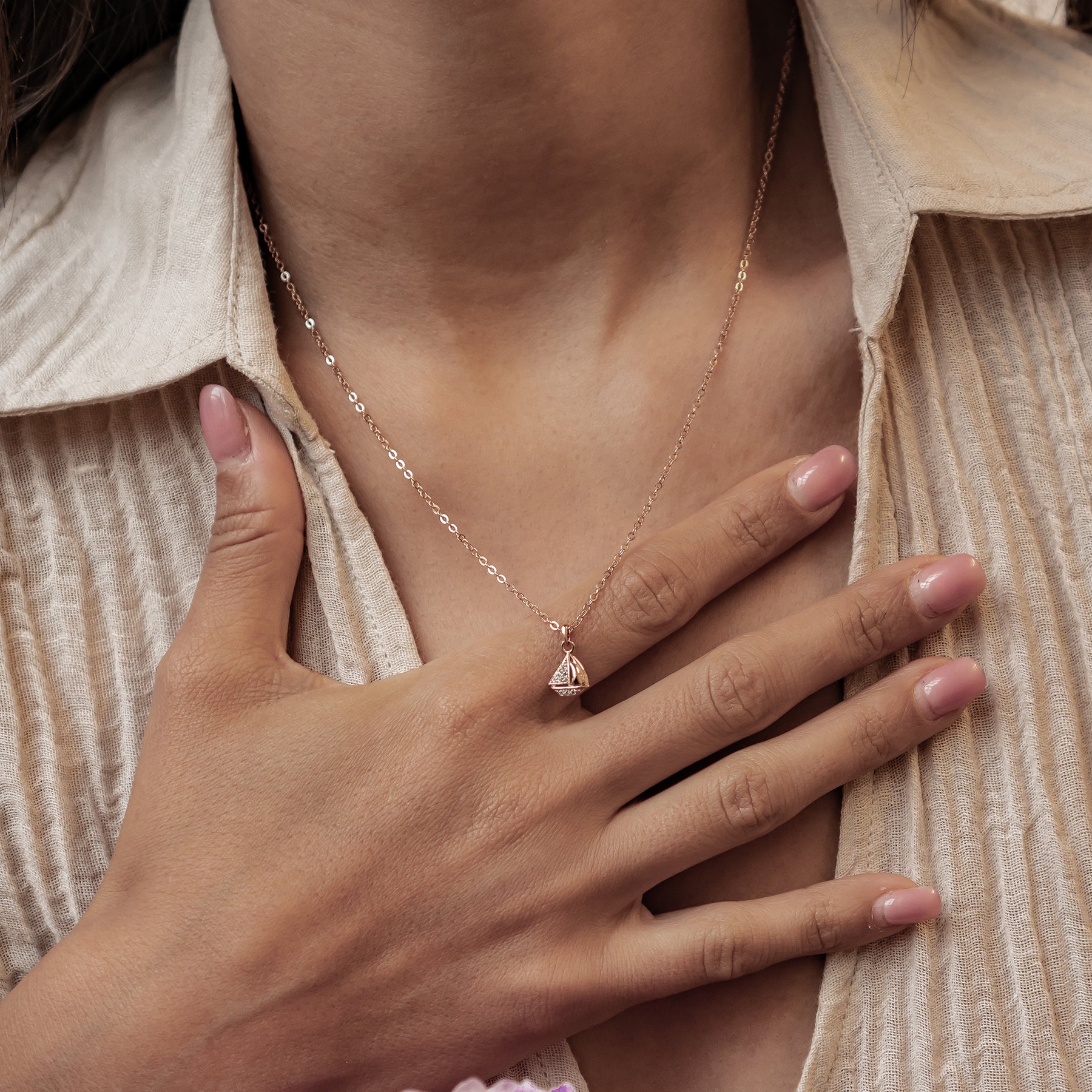 Collier Pendentif Voilier Étincelant en Argent Sterling