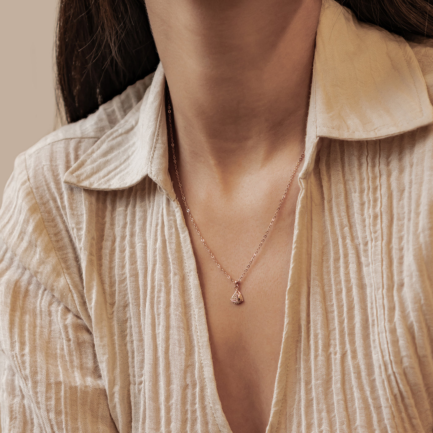 Collier Pendentif Voilier Étincelant en Argent Sterling