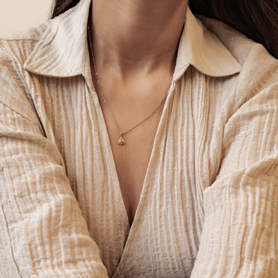 Collier Pendentif Voilier Étincelant en Argent Sterling