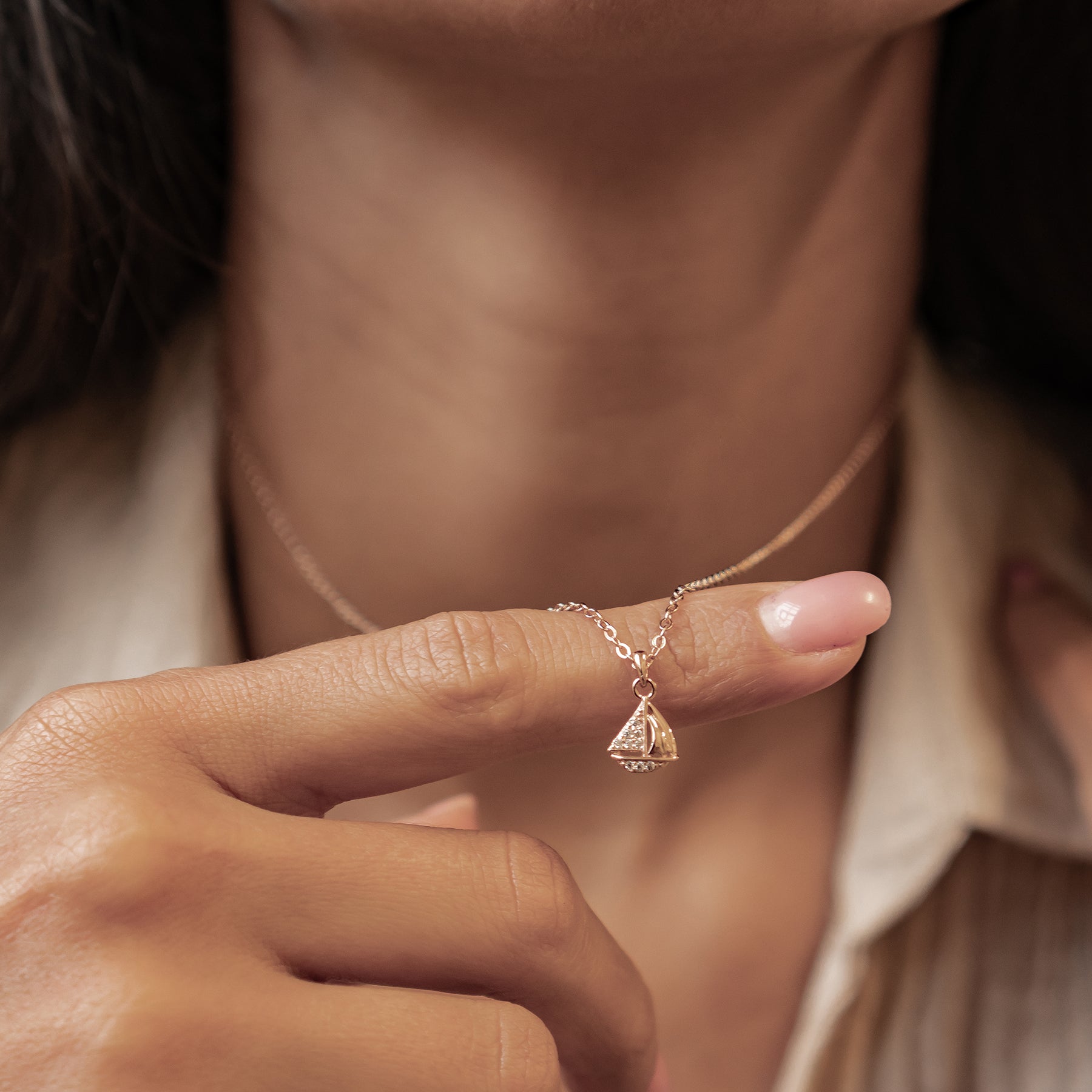 Collier Pendentif Voilier Étincelant en Argent Sterling