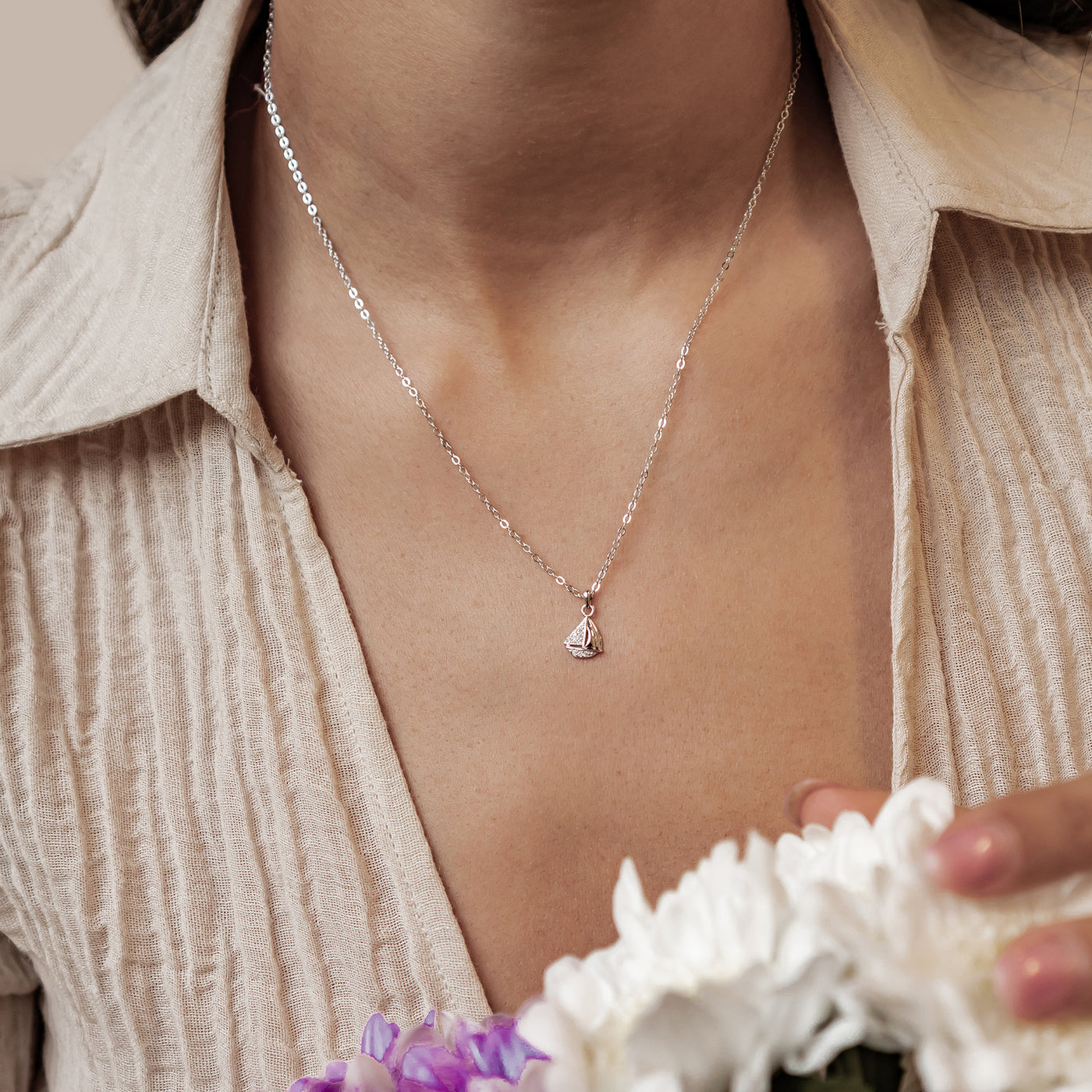 Collier Pendentif Voilier Étincelant en Argent Sterling