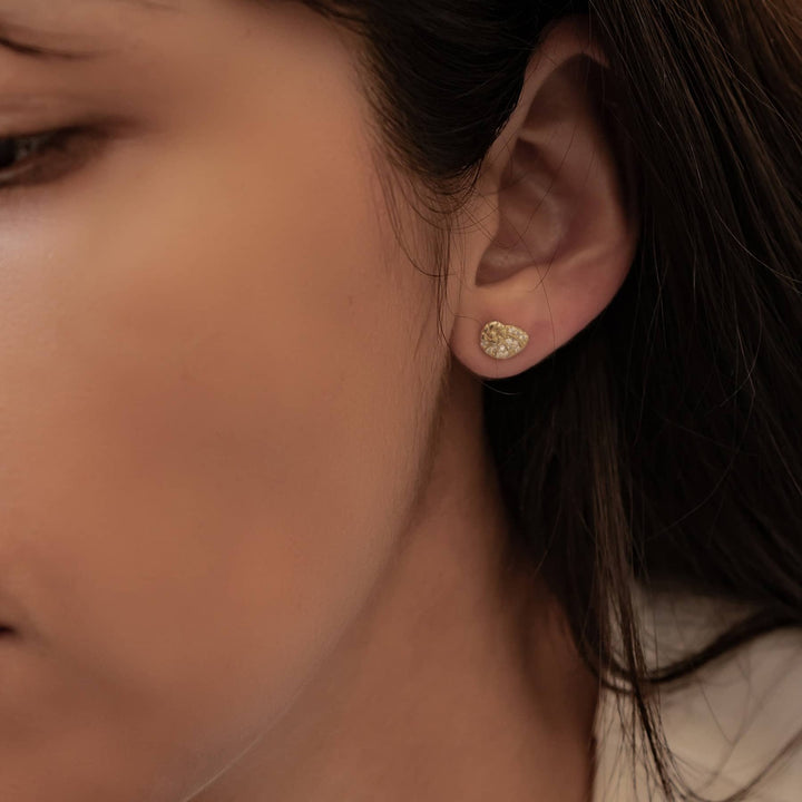 Pendientes Botón Concha Espiral Brillo Plata de Ley 925