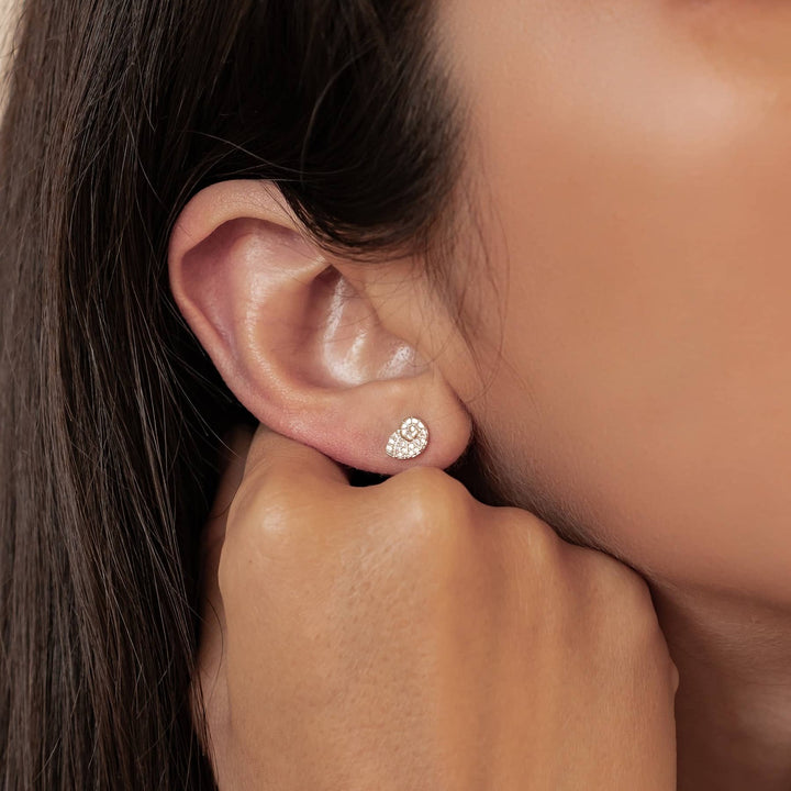 Pendientes Botón Concha Espiral Brillo Plata de Ley 925