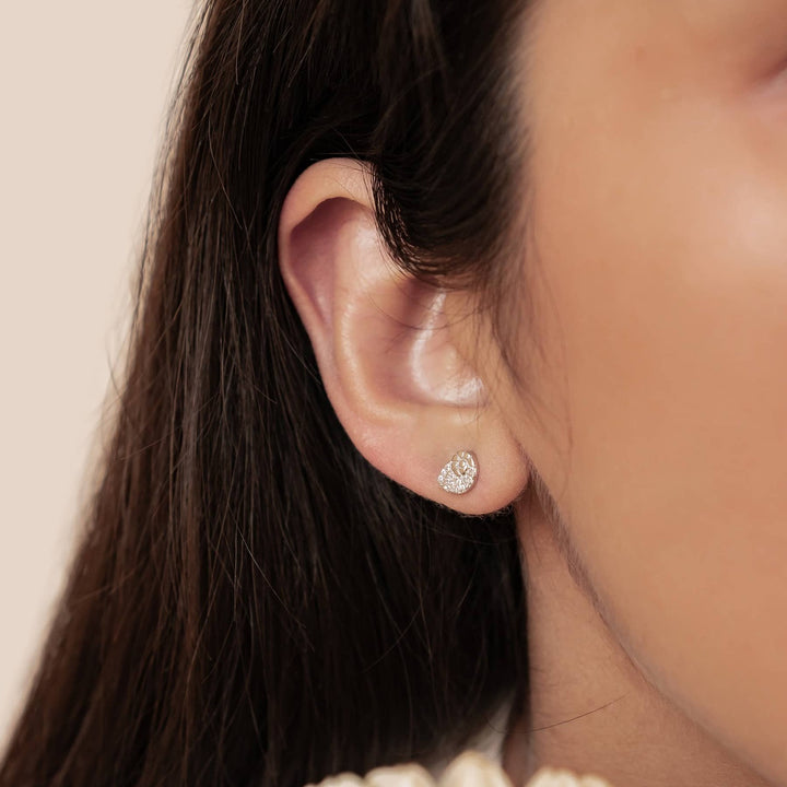 Pendientes Botón Concha Espiral Brillo Plata de Ley 925