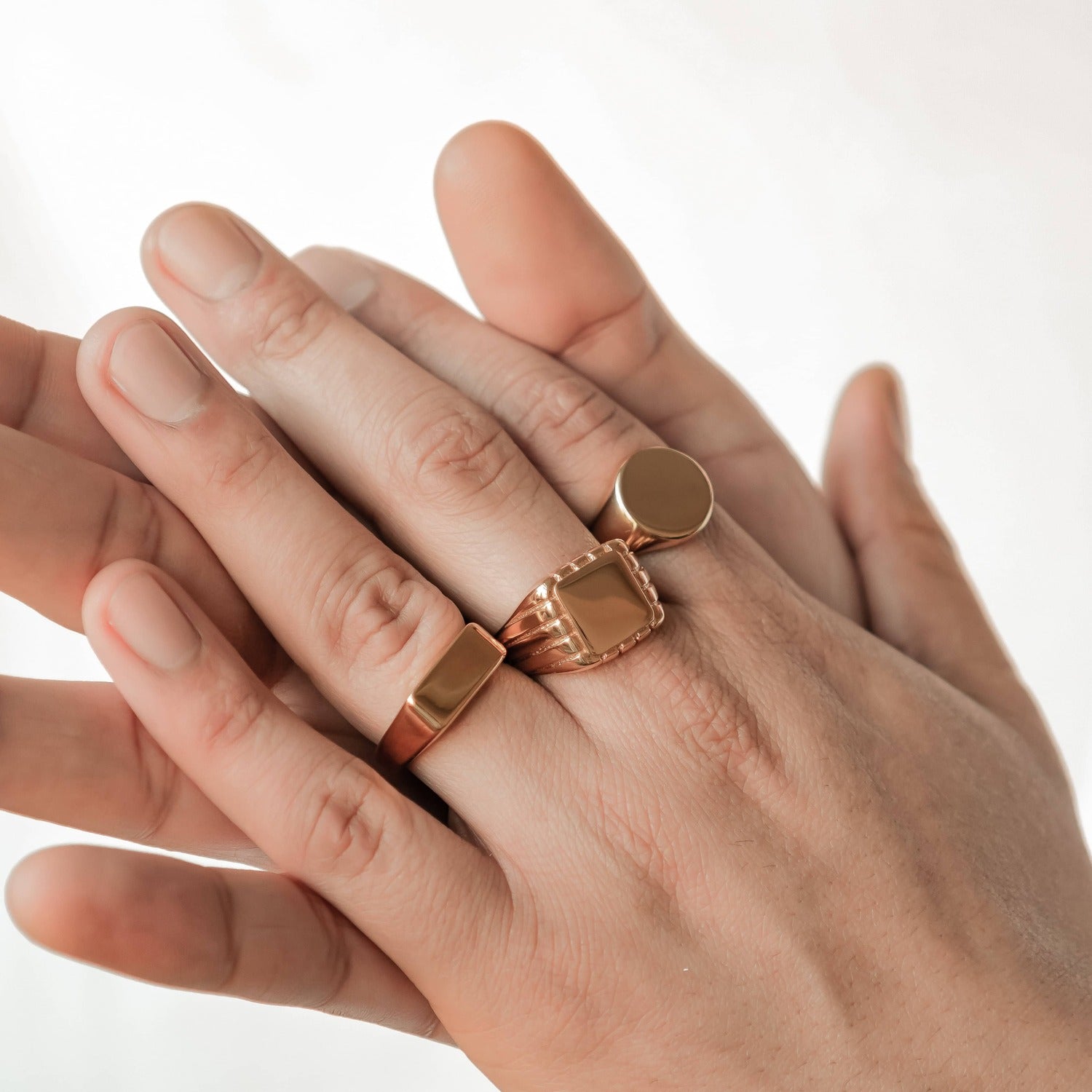 Eleganter Arc-Siegelring aus Edelstahl