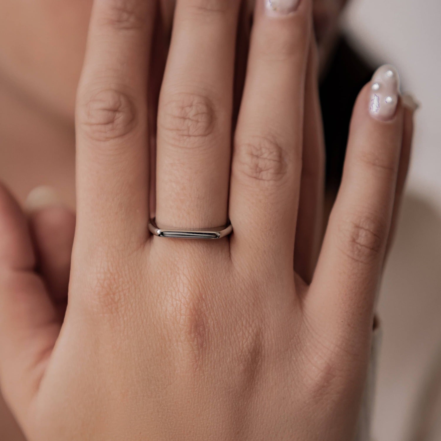 Eleganter Arc-Siegelring aus Edelstahl