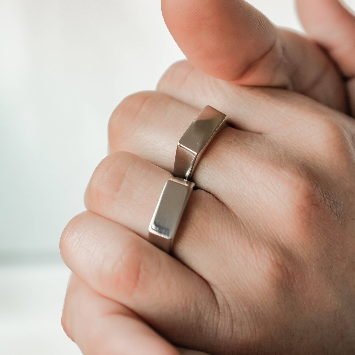 Eleganter Arc-Siegelring aus Edelstahl