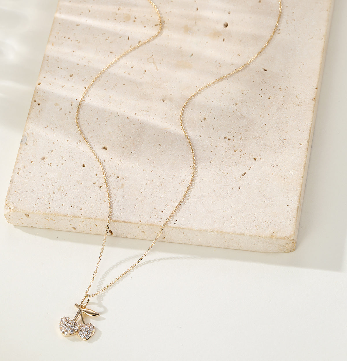 Collar Colgante Cereza Brillante Oro Macizo 14K