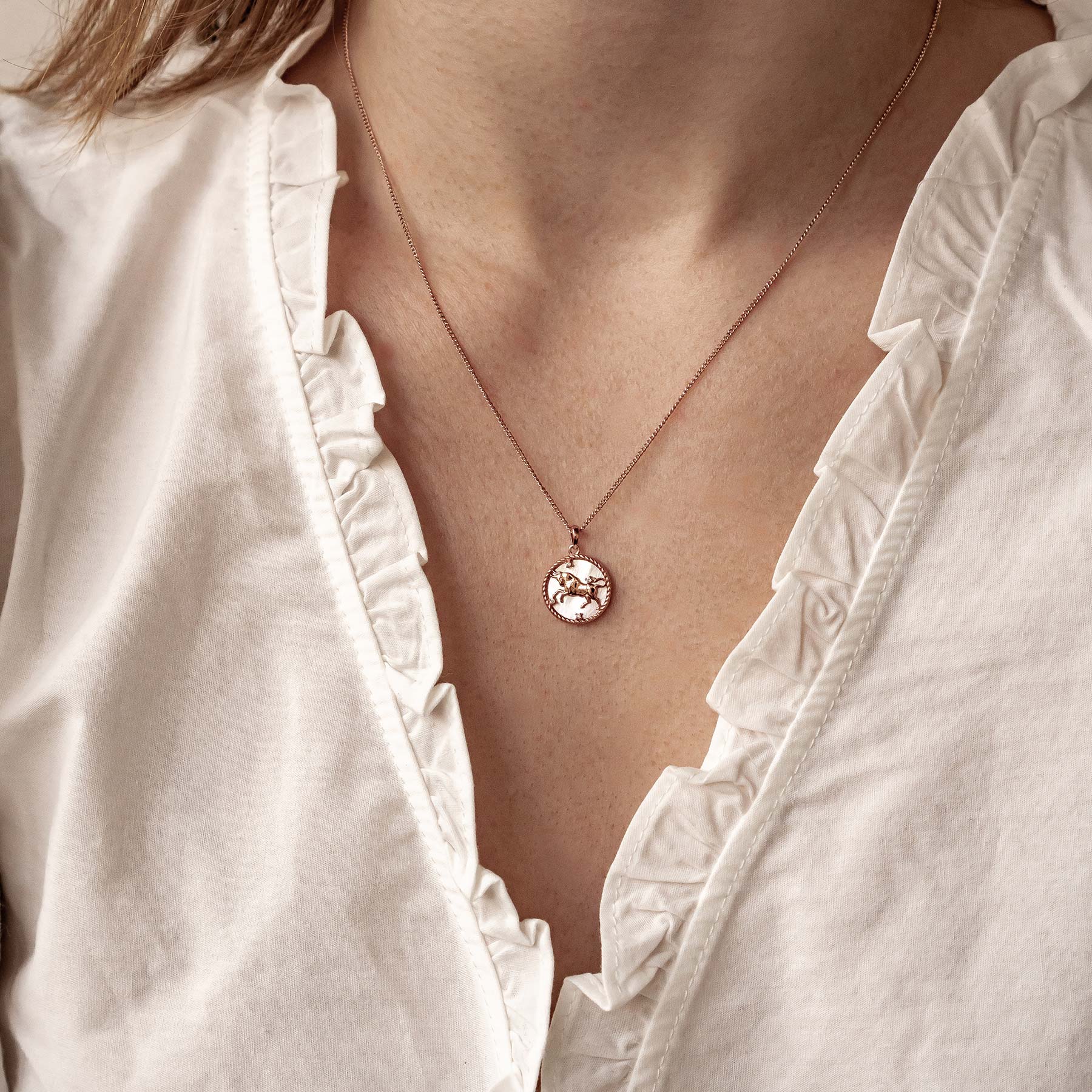 Collier pendentif zodiaque Taureau