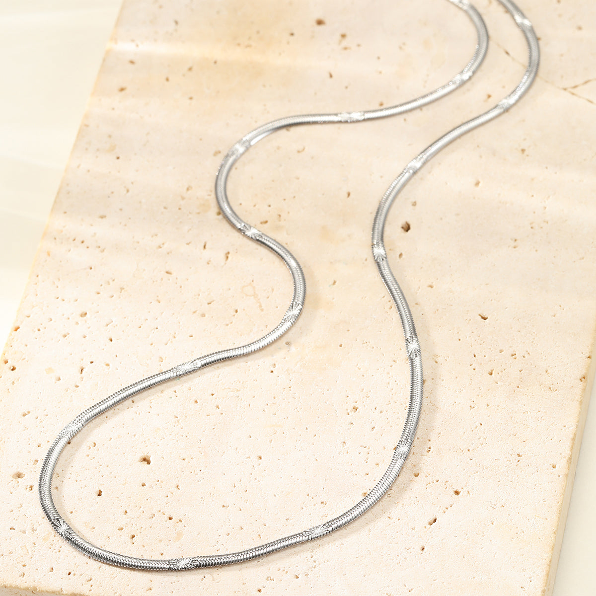 Collier Chaîne Serpent Texturée Waterproof