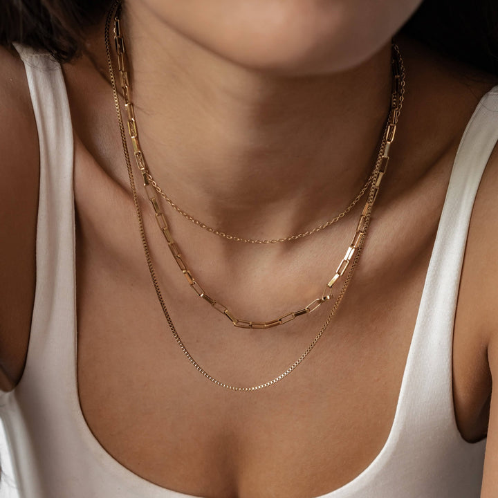 Dreireihige Kette mit Geometrischen Gliedern Wasserfest