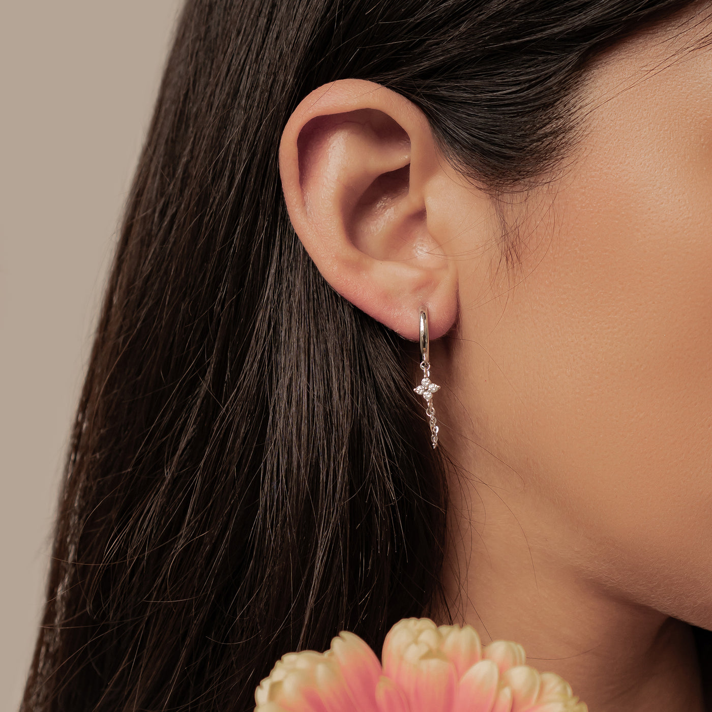 Funkelnde Blüten-Creolen mit Ketten – Sterling Silber