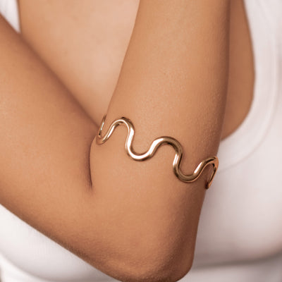 Brazalete Abierto Flujo Ondulado