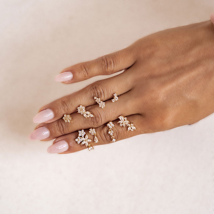 Boucles d’Oreilles Clous Fleur en Zircon Argent Sterling