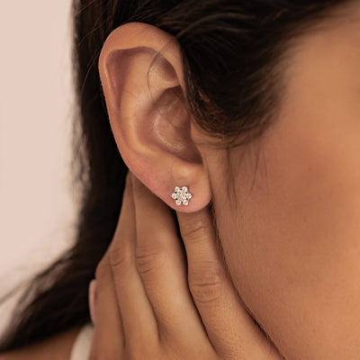 Pendientes Botón Flor de Circonitas en Plata de Ley