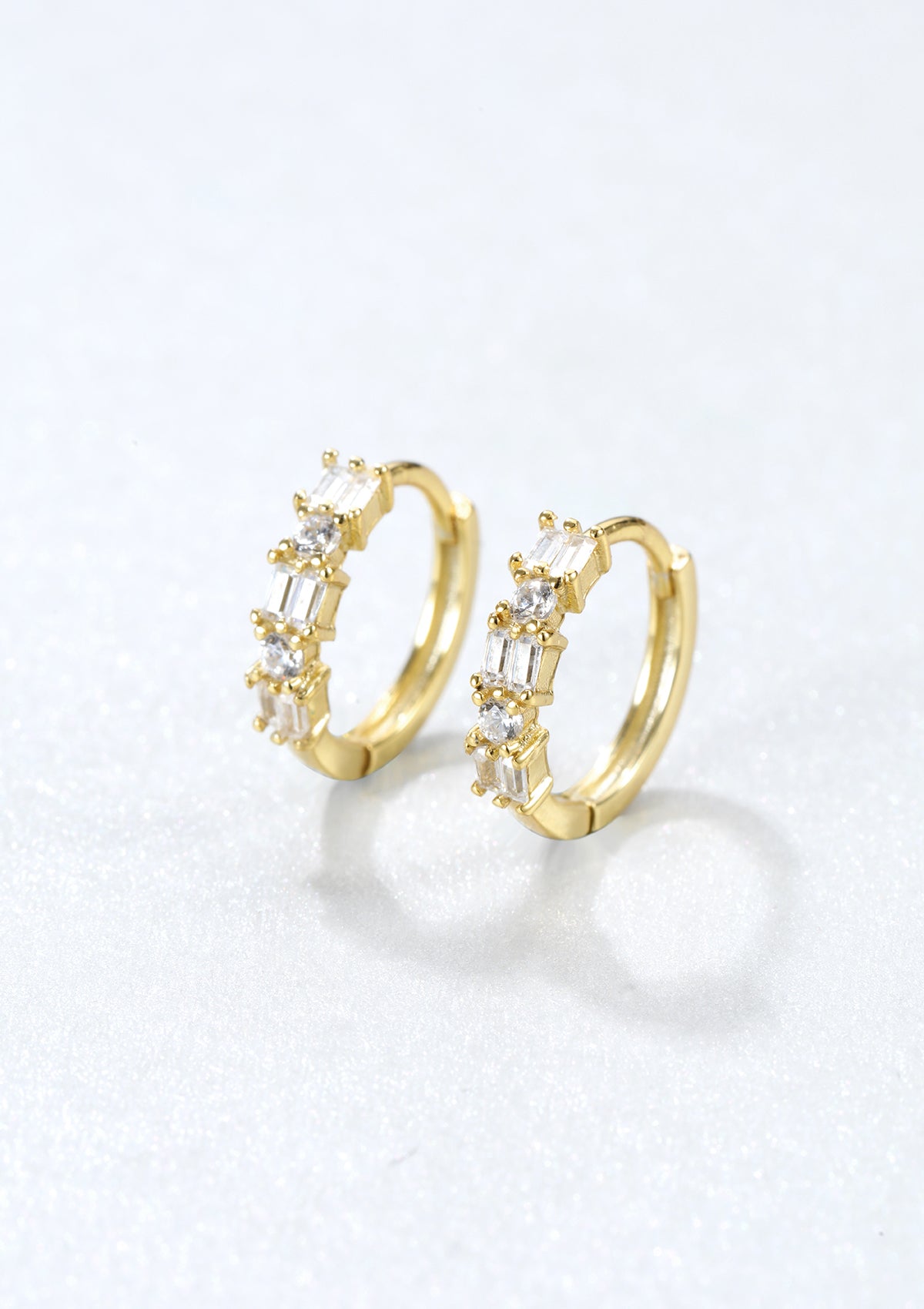 Pendientes Huggies Rectangular Plata de Ley 925 en Oro