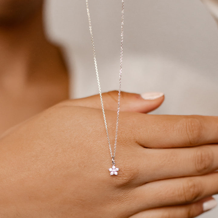 Bloom Pendant Necklace 9K Gold