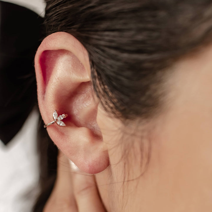 Clip d'Oreille Fleuri en Argent Sterling Doré
