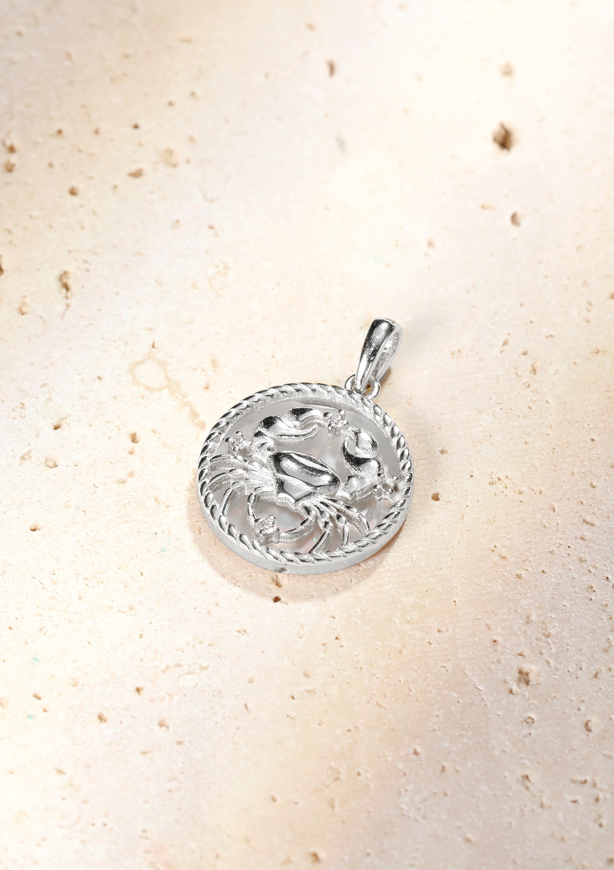 Collier pendentif zodiaque Cancer