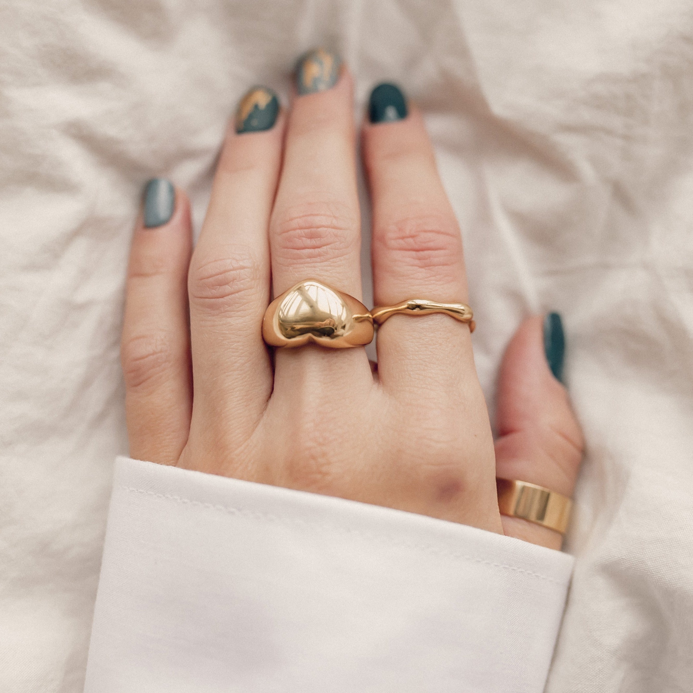 Chunky Heart Ring Gold – Hey Happiness