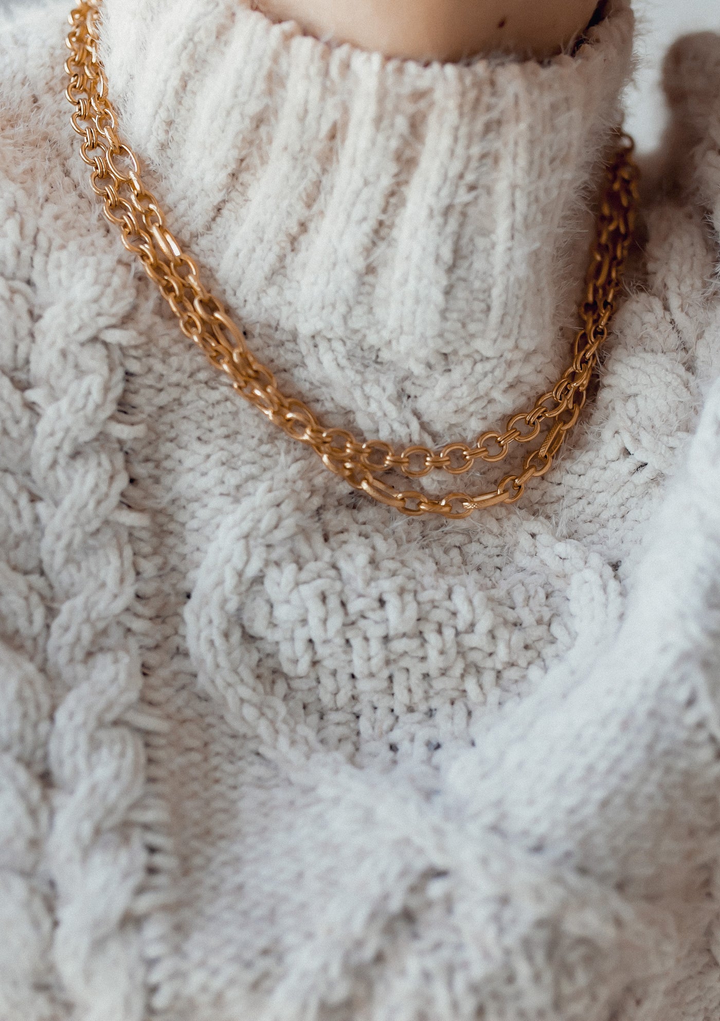 Chunky Oval Figaro Chain Necklace Gold