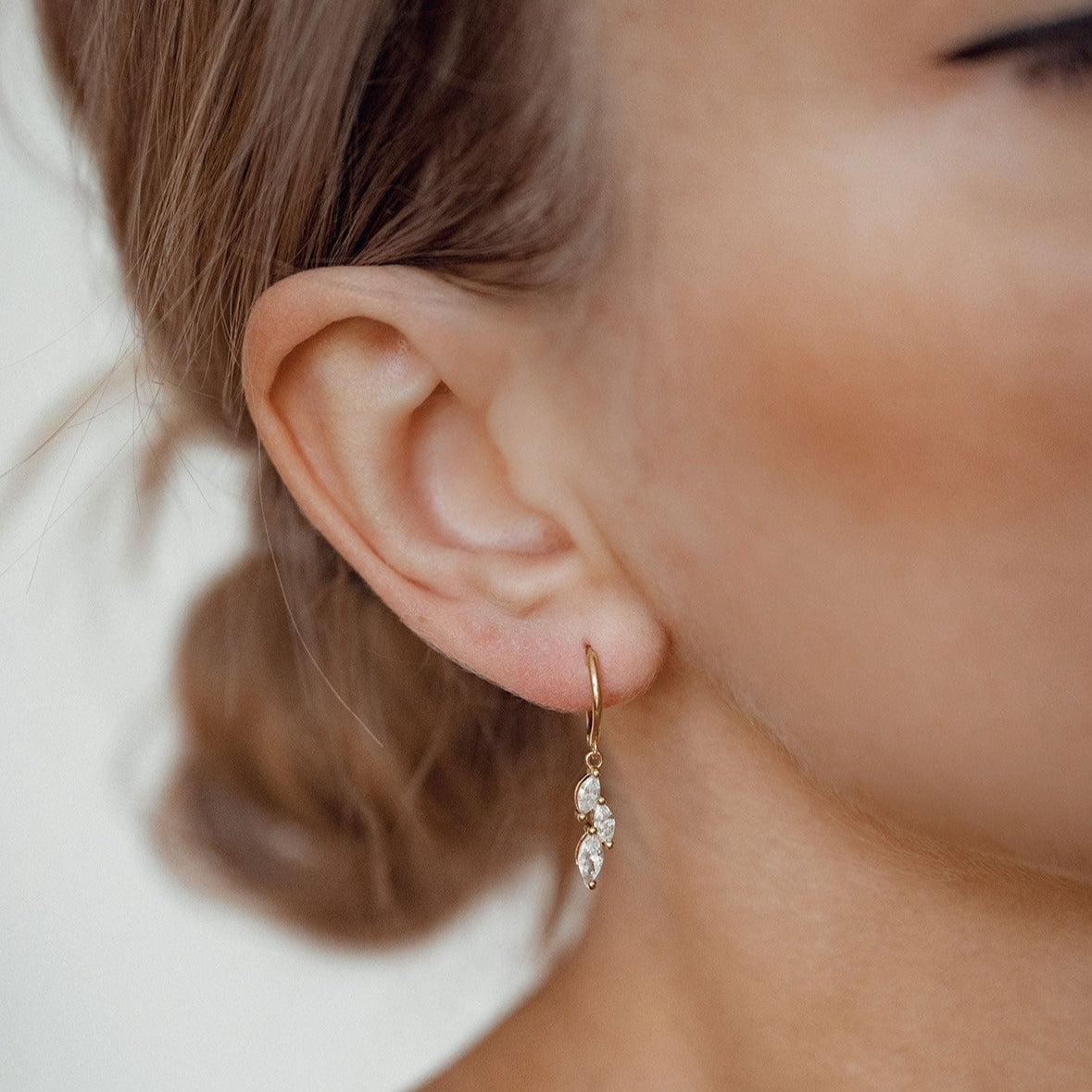 Pendientes Huggie Ramillete Plata de Ley 925