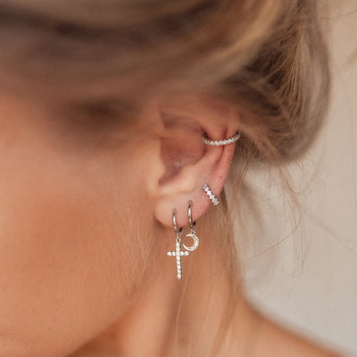 Pendientes Huggie de Luna Creciente Plata de Ley 925