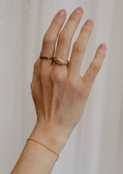 Croissant Dome Ring Gold