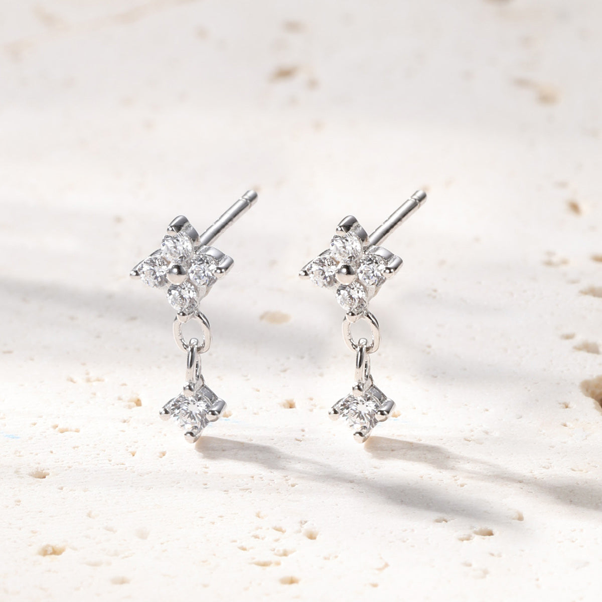Boucles d’Oreille Fleur et Goutte Sterling Argent