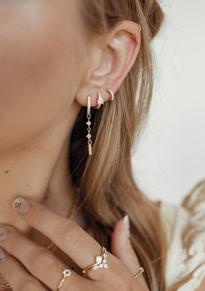 Pendientes Huggie Oscilantes de Barra Plata de Ley 925 en Oro