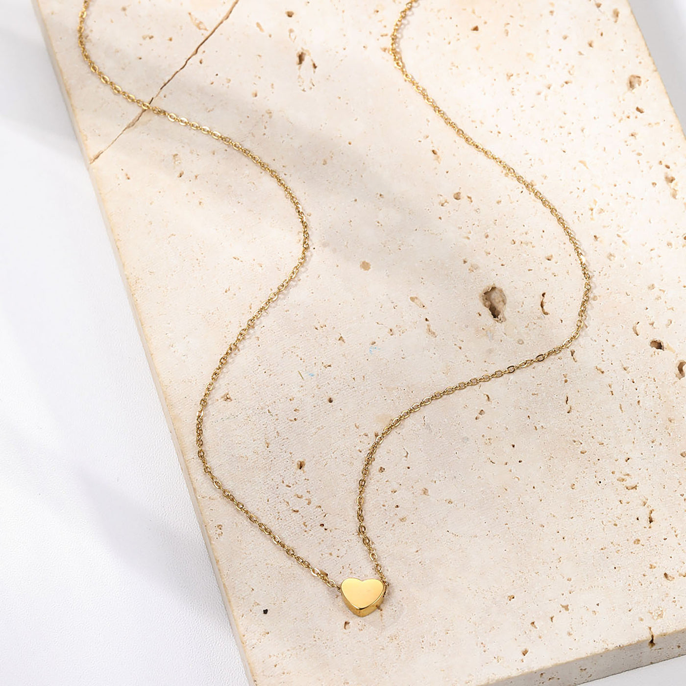 Delicate Heart Pendant Necklace Gold