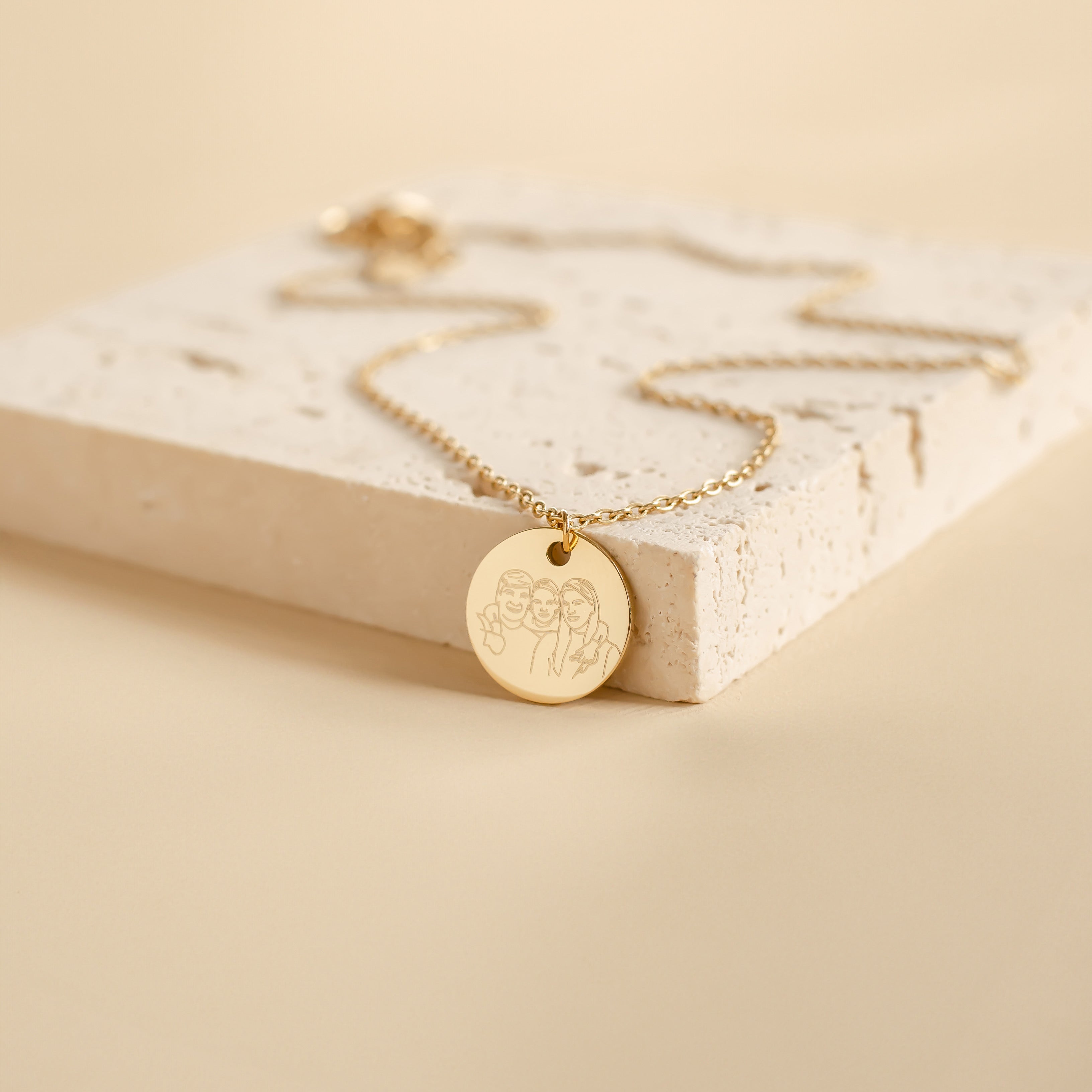 "Collier Personnalisable Portrait de Famille Waterproof
"