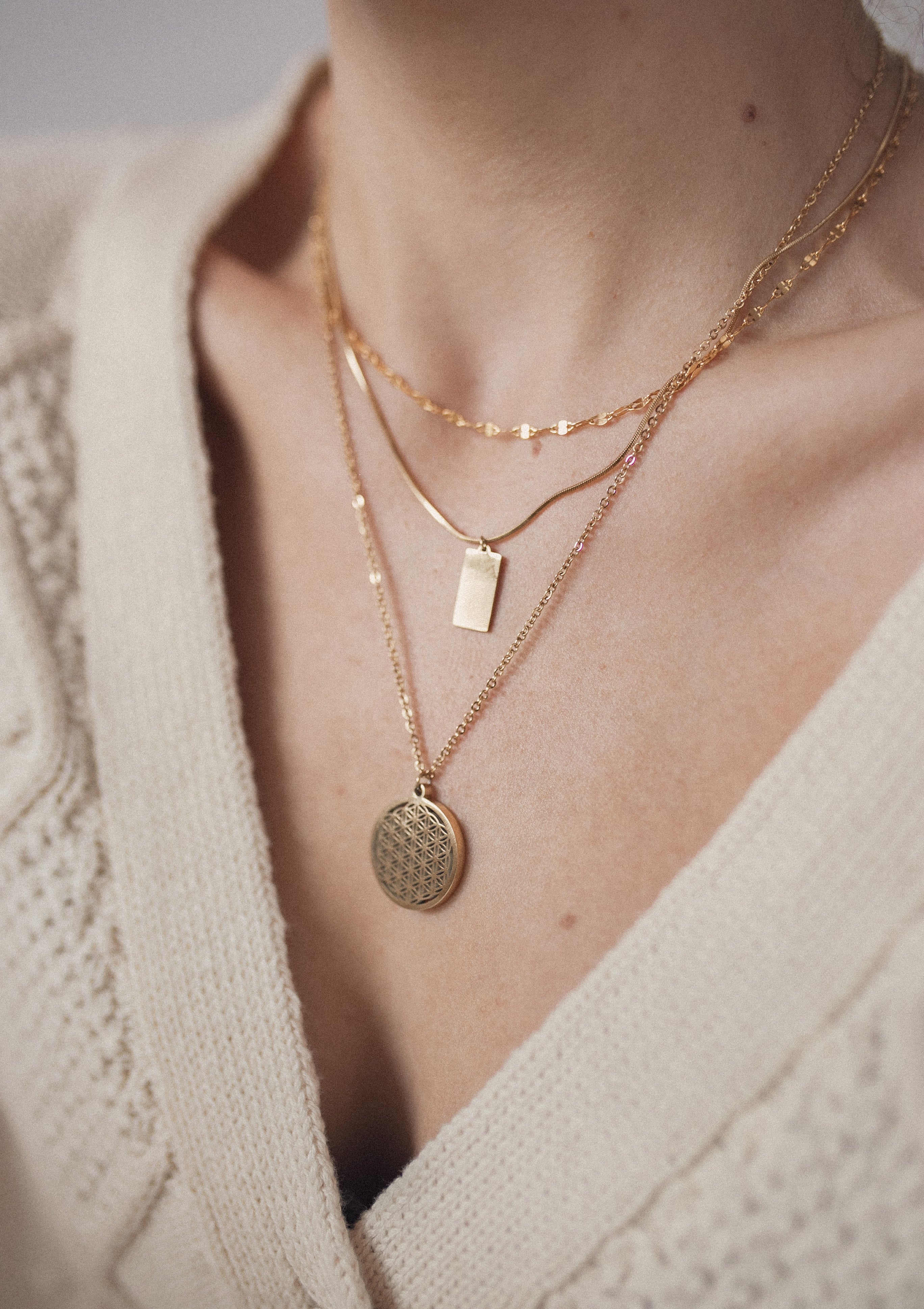 Collar de Colgante Flor de la Vida en Oro