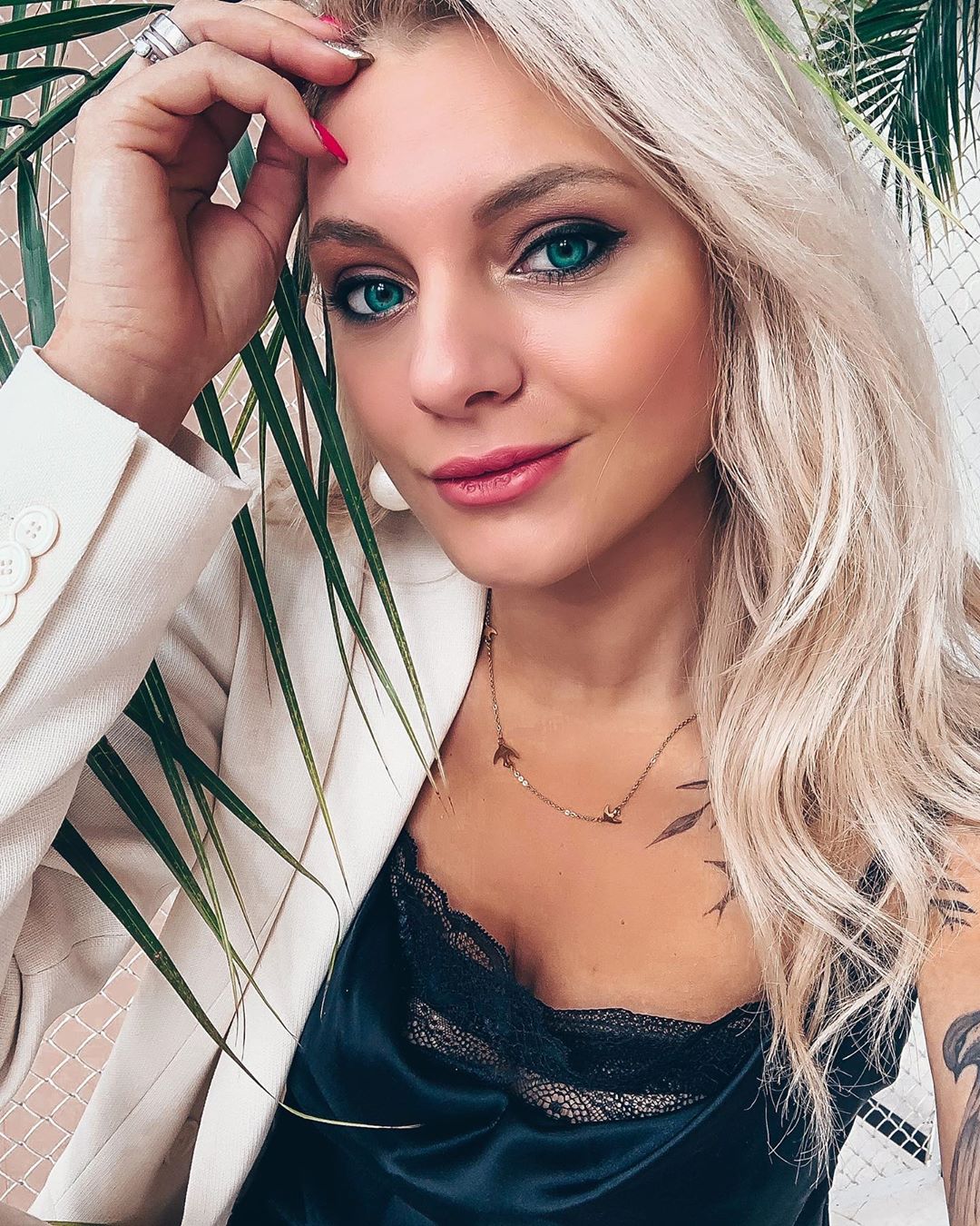 Kette Fliegende Vögel in Goldfarbe