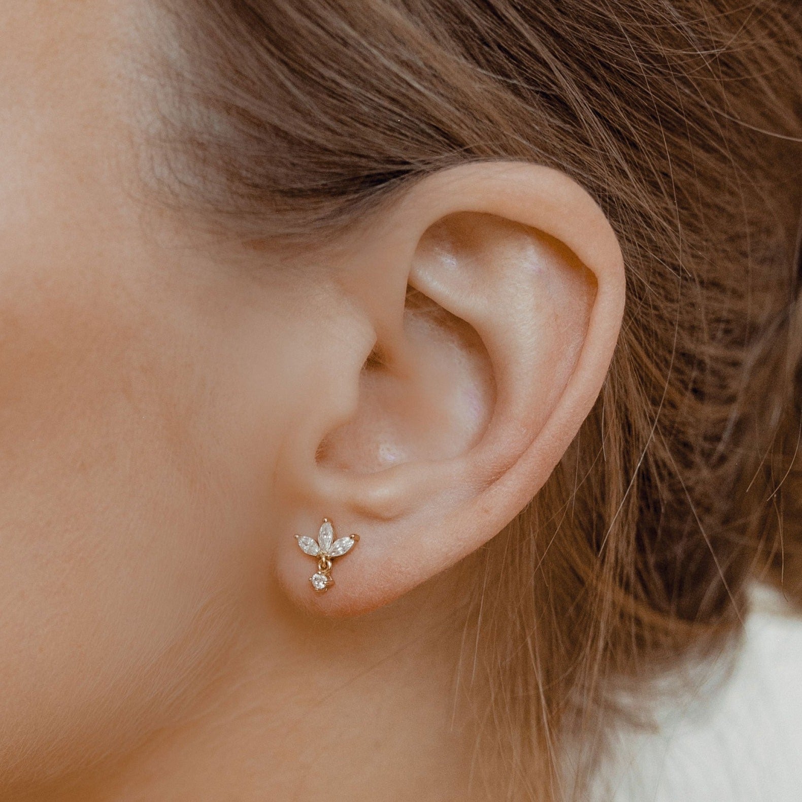 Pendientes de Botón Flor de Gema Plata de Ley 925 en Oro