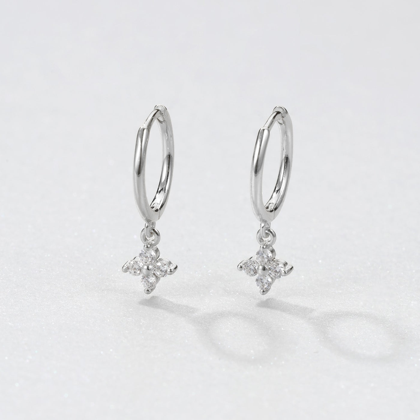 Pendientes Huggie con Gema de Plata de Ley 925