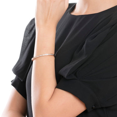 Brazalete Rígido con Brillo en Oro Rosa