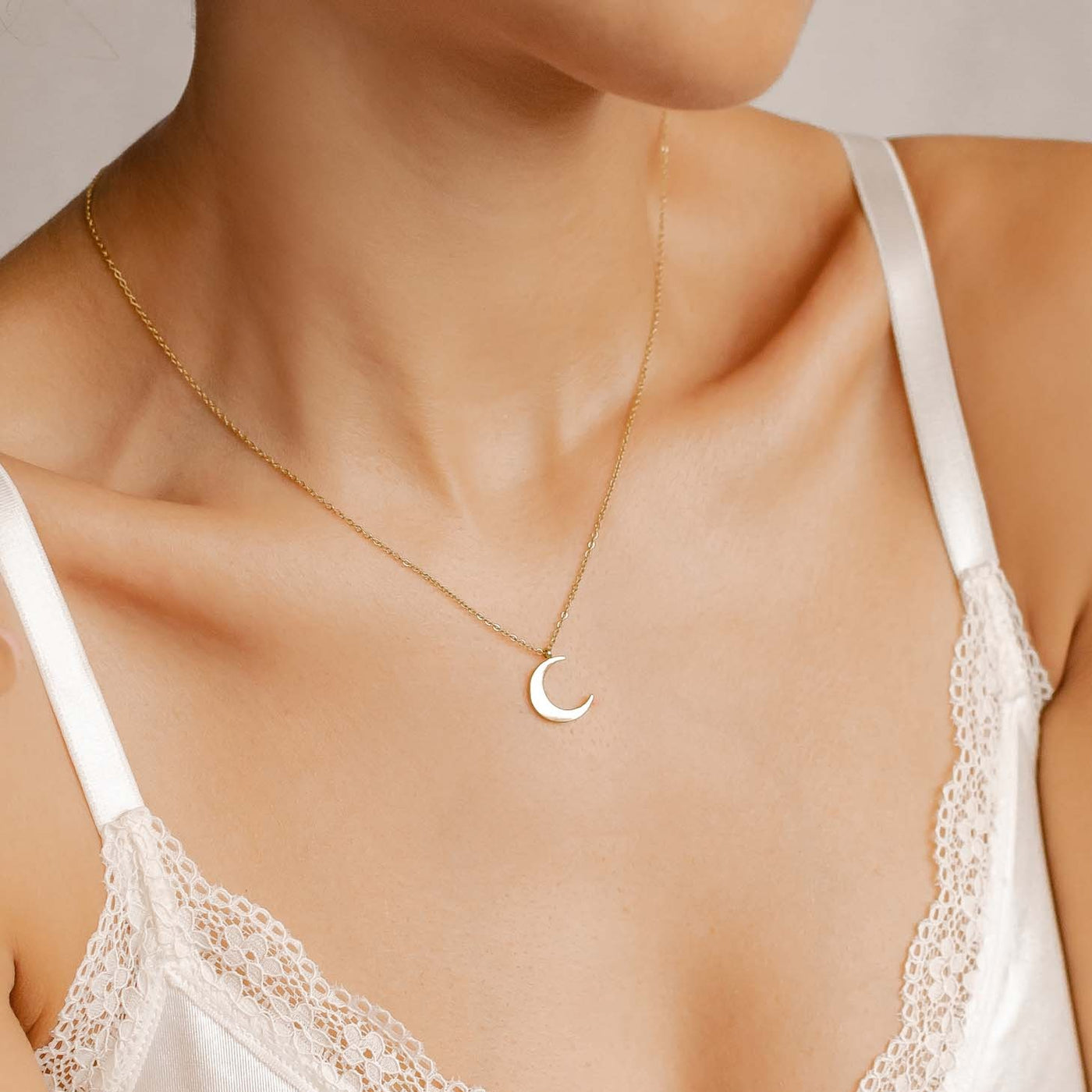 Collier Délicat Demi Lune Or