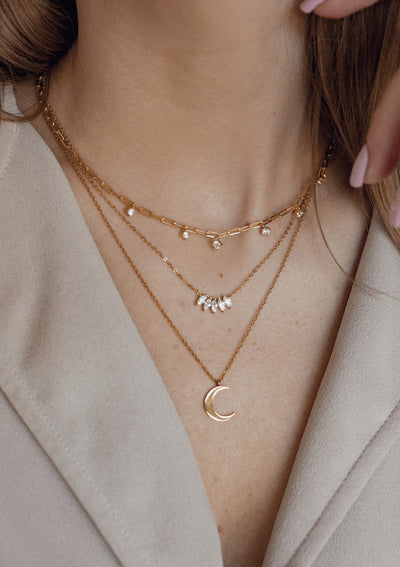 Half Moon Delicate Necklace Gold