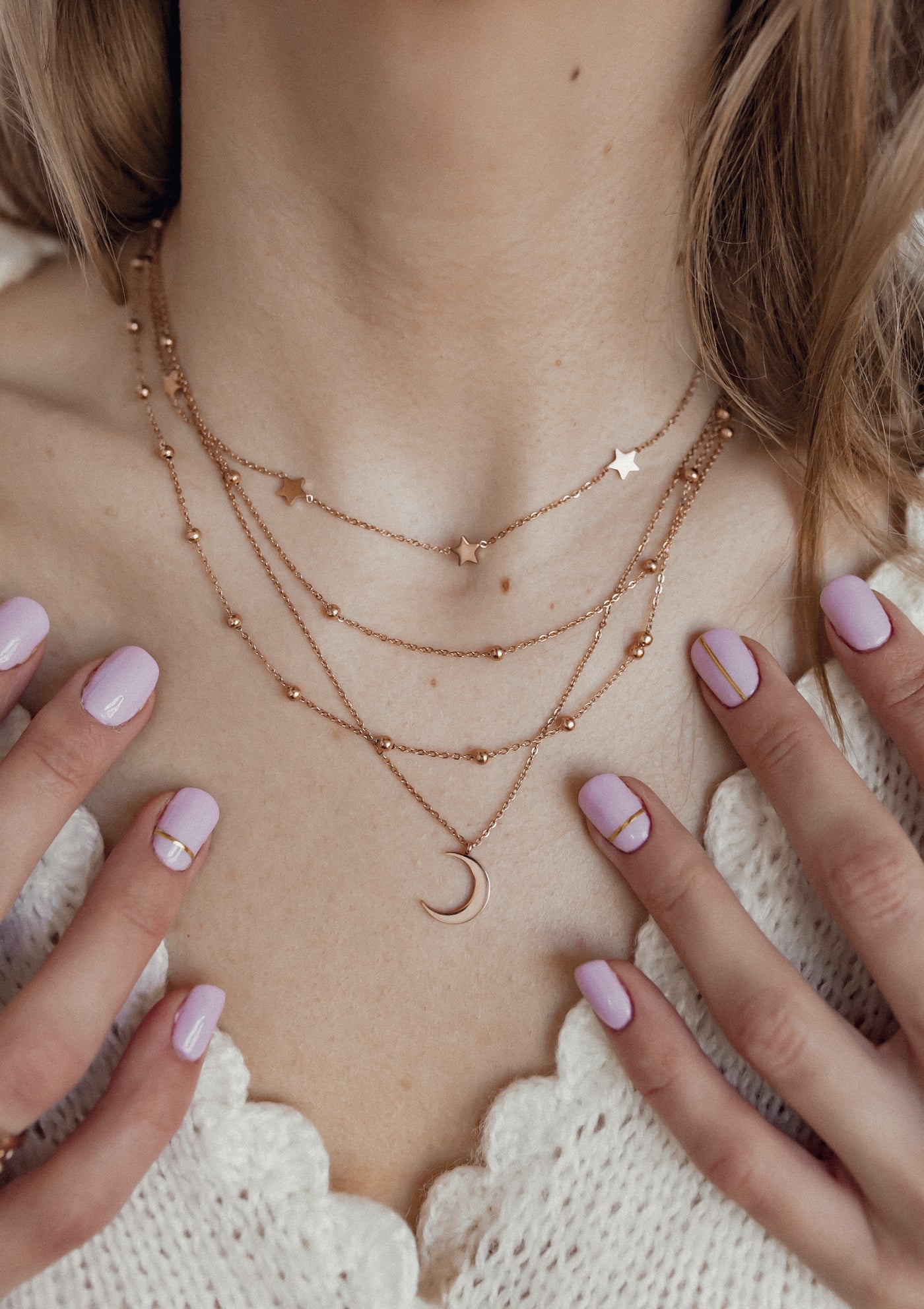 Zarte Halbmond Kette in Rosegold