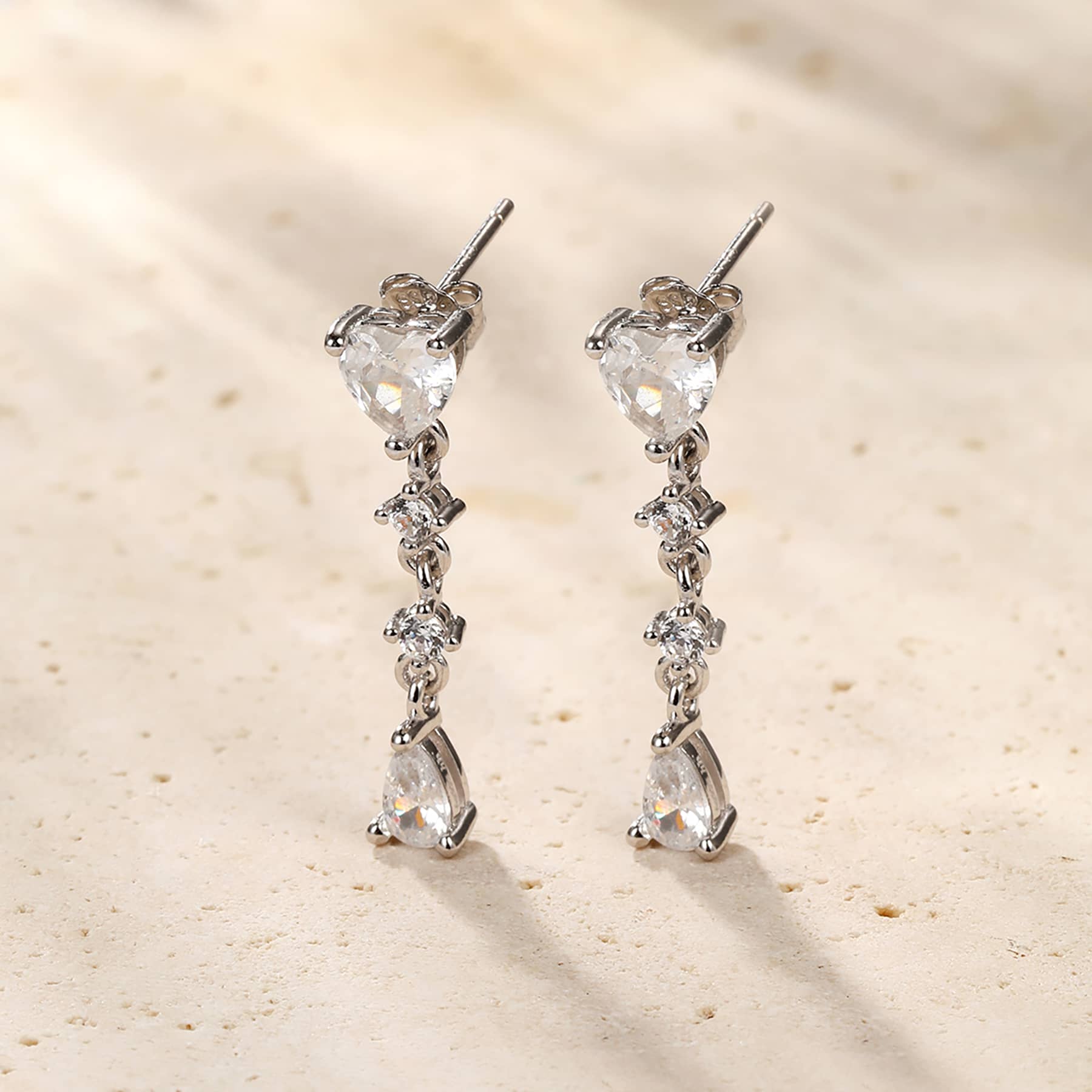 Pendientes de Botón Gota Corazón Plata de Ley 925