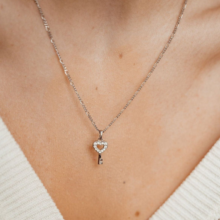 Collar con Colgante de Llave de Corazón de Plata de Ley