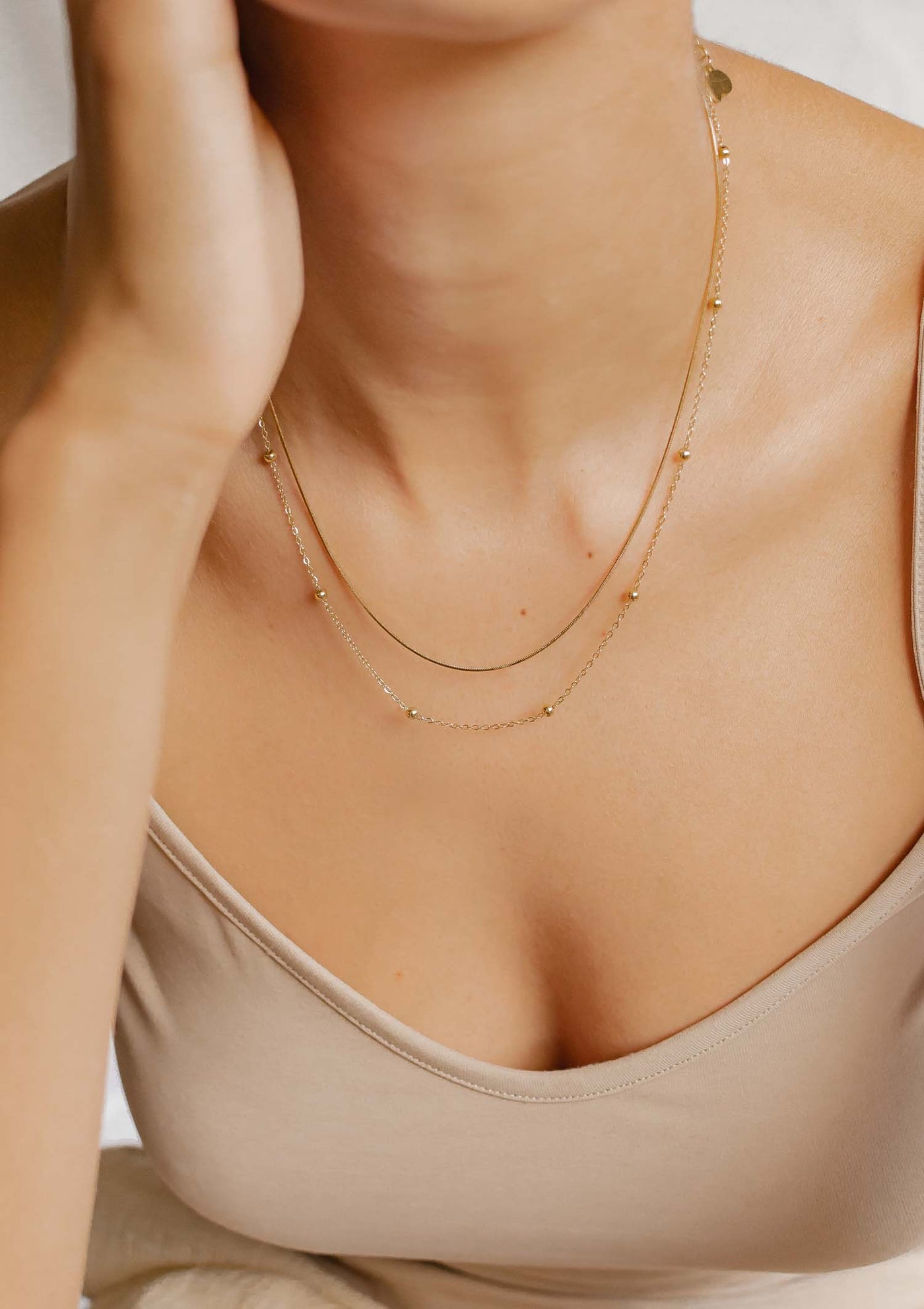 Collar de Cadena con Bolitas a Capas en Oro