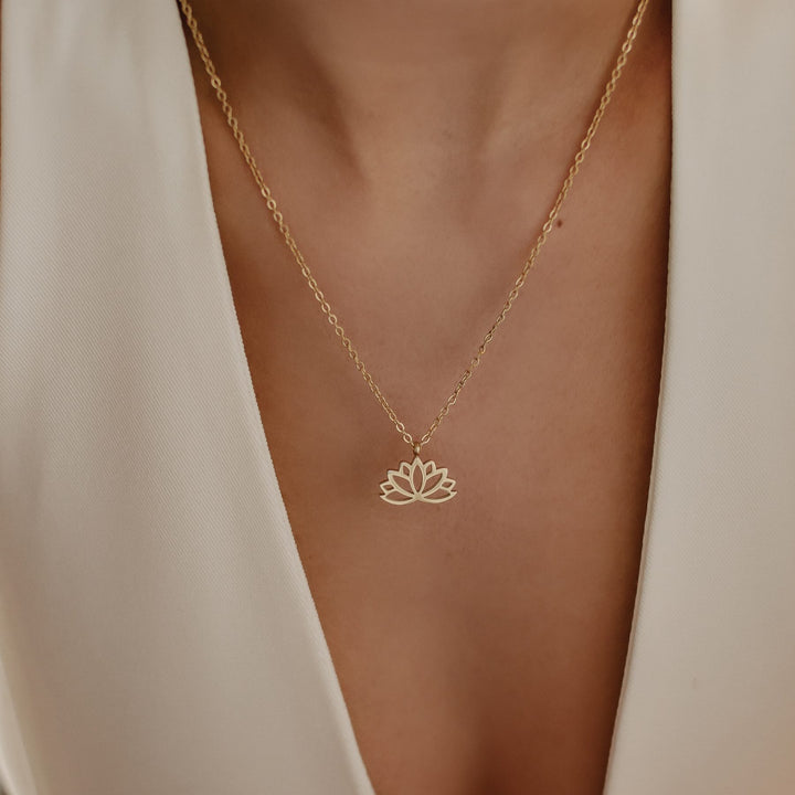 Lotus Pendant Necklace Gold