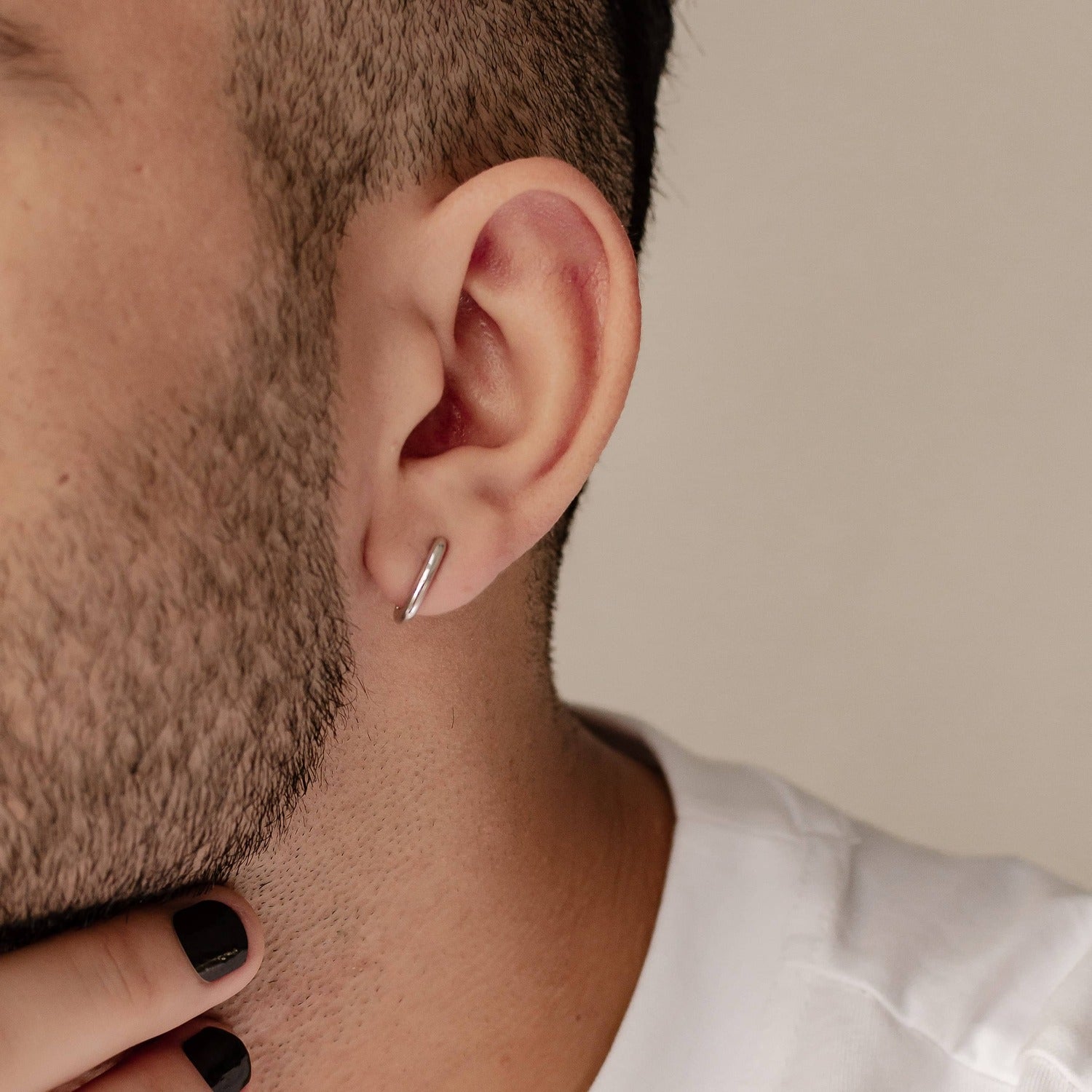 Pendientes Huggie Ovalados Plata de Ley 925 en Oro