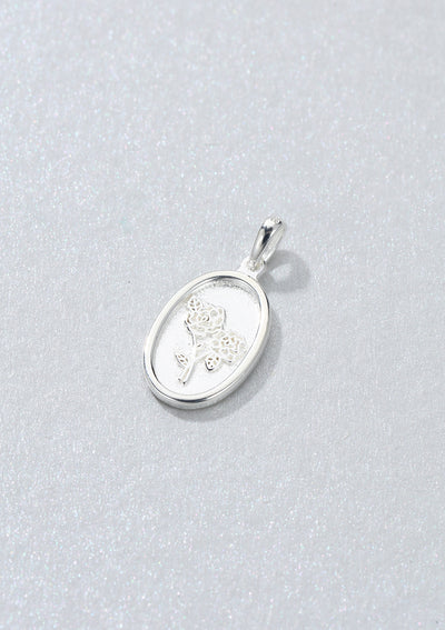 Ovaler Anhänger mit Rose Sterlingsilber
