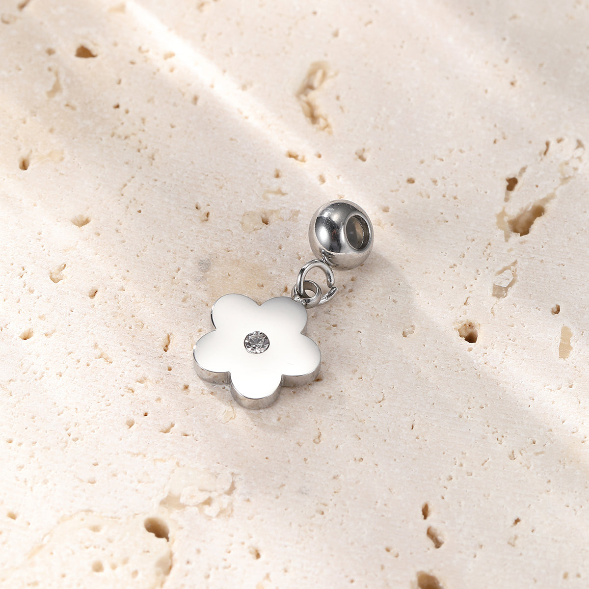 Kleiner Zirkonia Anhänger Blume Gold